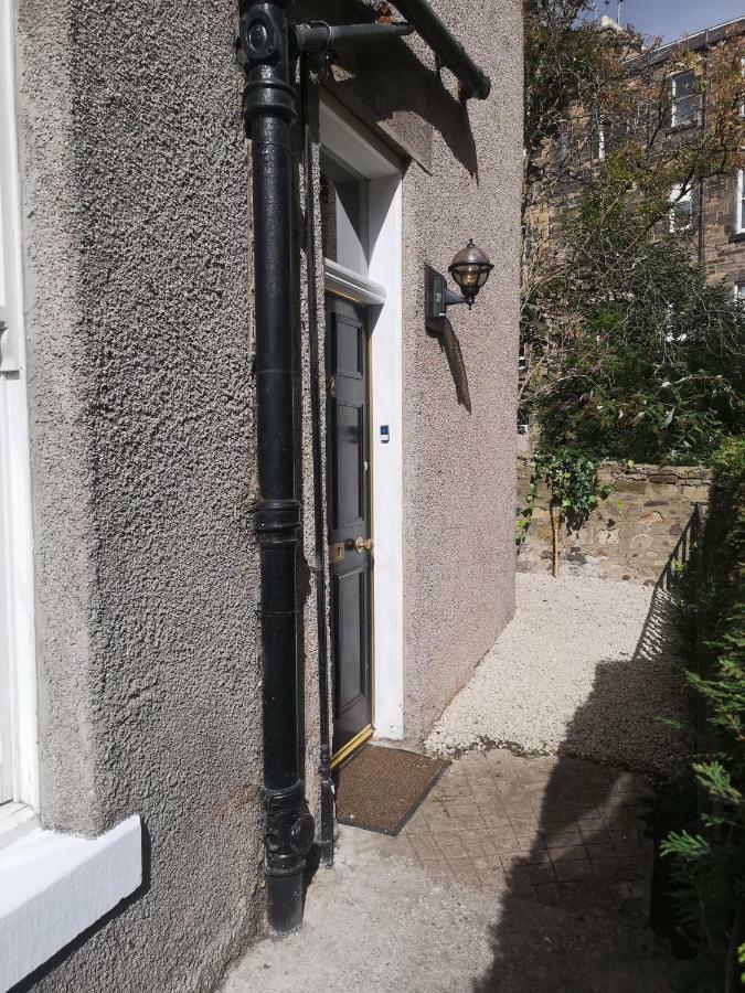 Traditional 3 Bedroom Quiet Duplex Flat By High St, Trams And Buses - Just 1-5 Miles To Centre إدنبرة المظهر الخارجي الصورة